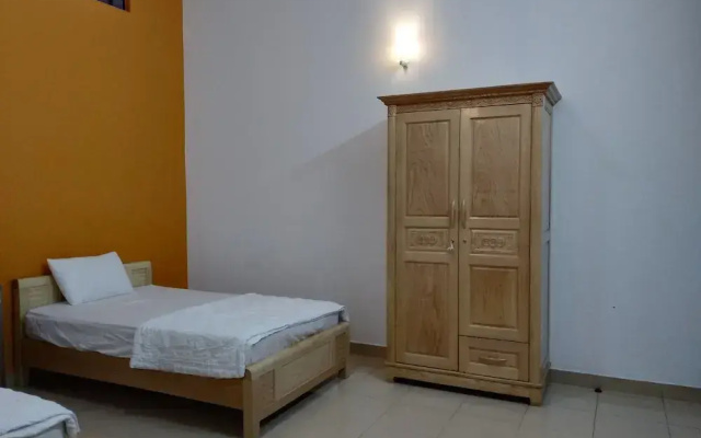 Spot On 710 Sakura Hostel Cholon