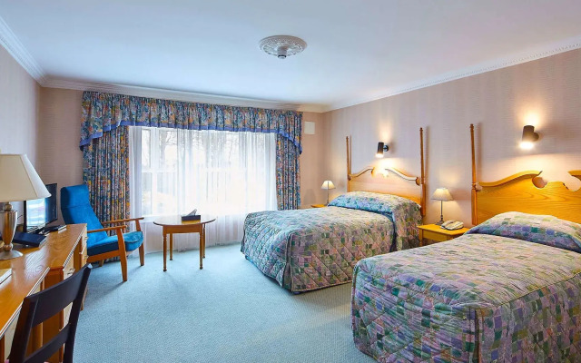 The Cedar Lodge Hotel and Restaurant