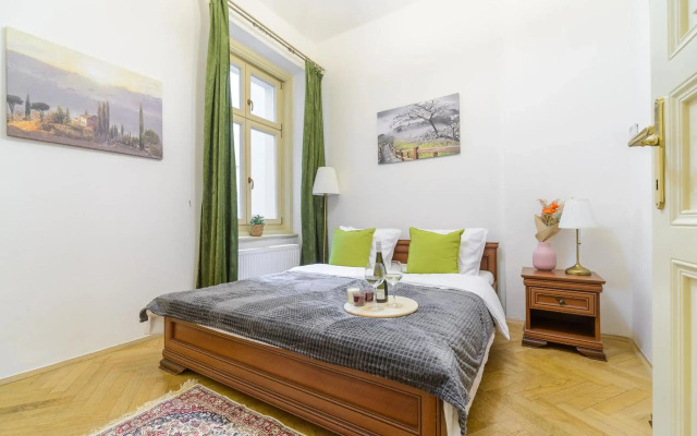Superior apartments 50m near Dlouha street