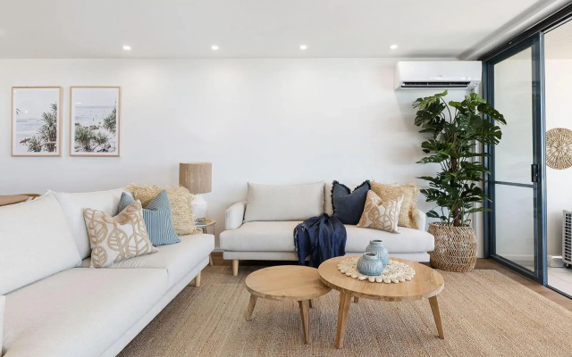 Unit 2 21 Park Cres Modern Stylish apartment
