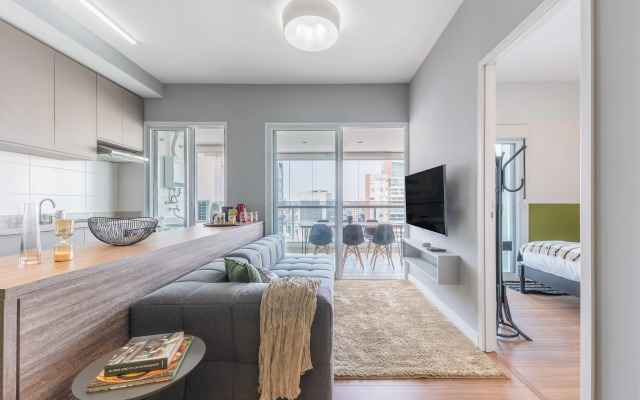 Apartamento completo com varanda | Vila Olímpia