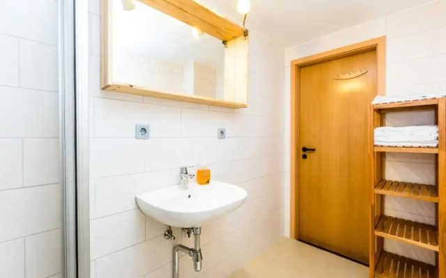 Cologne Fair Apartment with Cathedral View