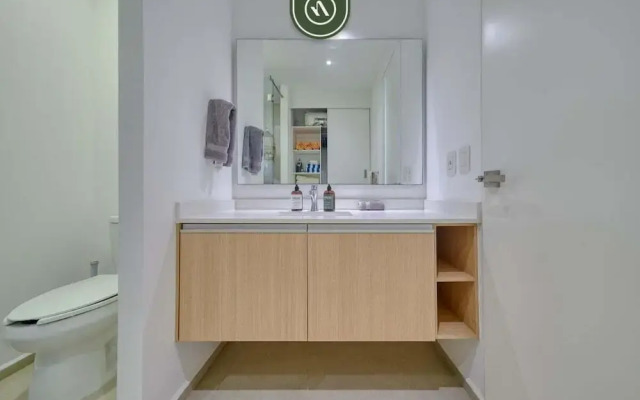 Oceanfront 2BR Condo -private Balcony - Beach
