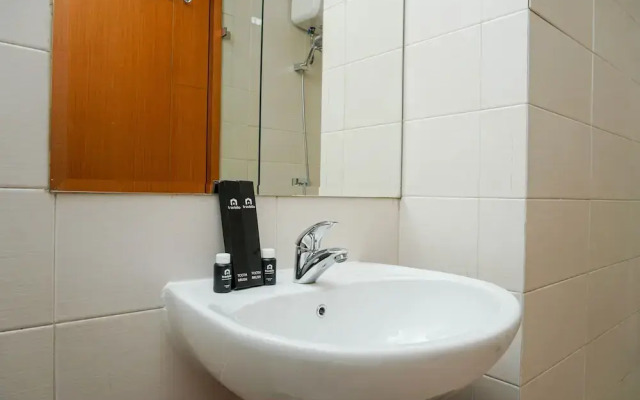 New Furnished and Comfortable Studio Woodland Park Apartment