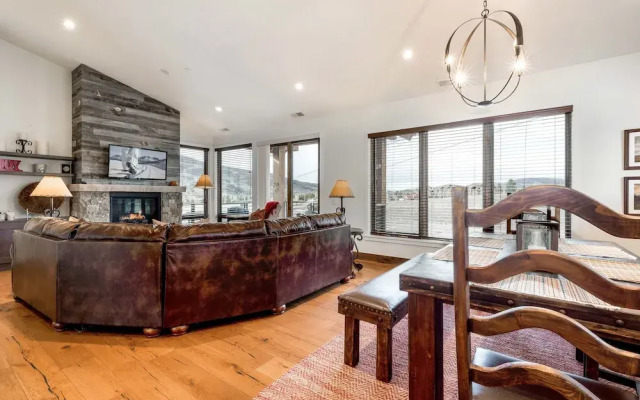 1470 Bangtail Way Condo Unit B