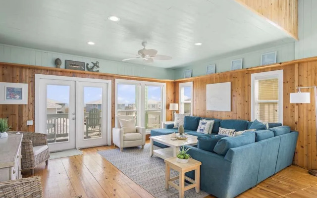 Castaways by Silver Sands Vacation Rentals