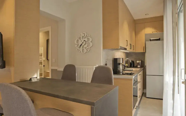 Urban Allure in Athina