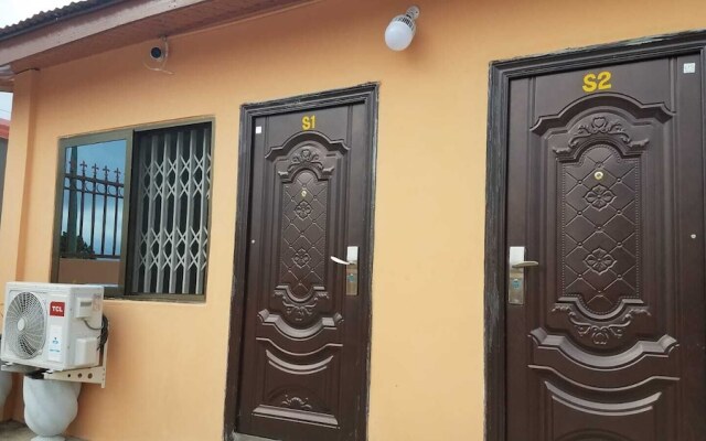 Отель Bright Hotel & Suites Гана, Кофоридуа - отзывы, цены и фото номеров - забронировать отель Bright Hotel & Suites онлайн вид на фасад
