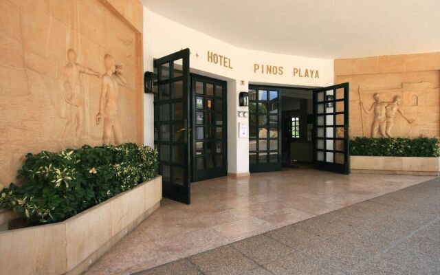 Pinos Playa Hotel вид на фасад