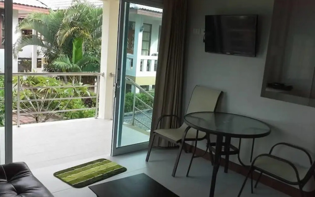 Krisada Beach Resort