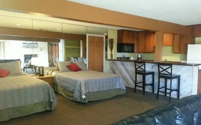 The Lodge at Turkey Cove
