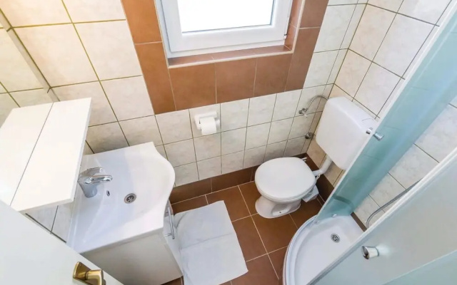 Beautiful Home in Kampor With Wifi and 2 Bedrooms