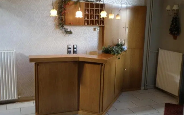 Leonidas Hotel