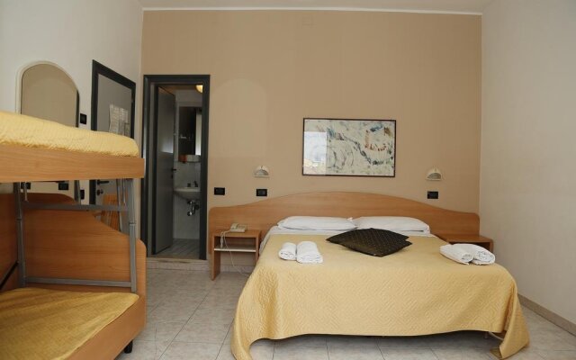 Hotel Villa Dina Римини комната для гостей