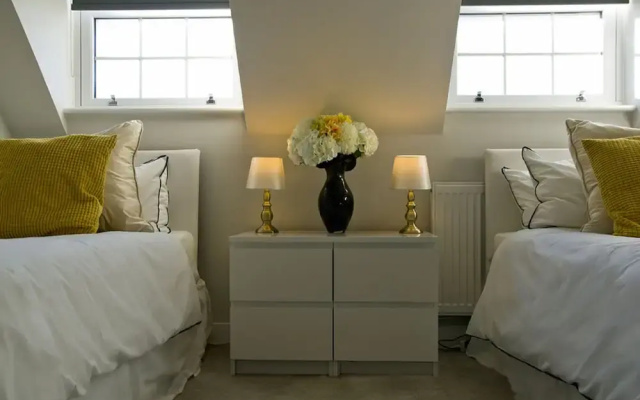 Icon Brentwood City Apartment