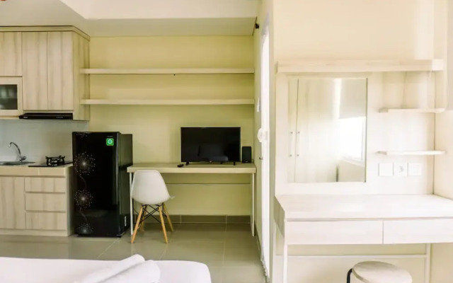 Strategic Studio Apartment At B Residence Near Campus