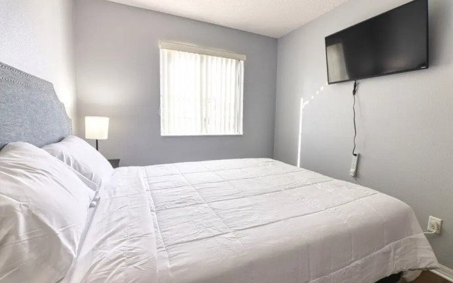 3-Bedroom Fiesta Key Townhome 3 Townhouse by RedAwning
