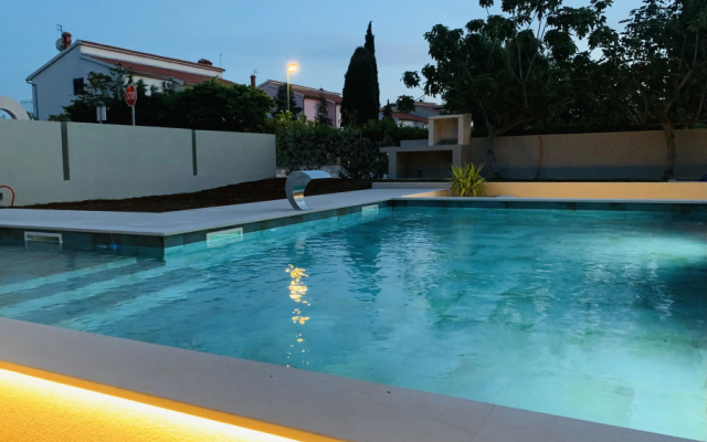 Apartments And Rooms Midnight Banjole