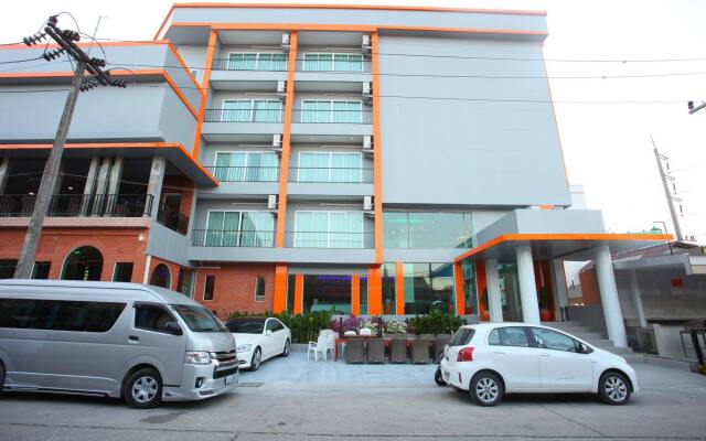 Chabana Kamala Hotel вид на фасад
