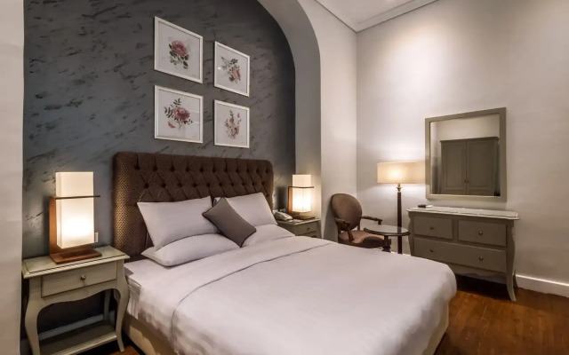 1920s Boutique Hotel and Restaurants