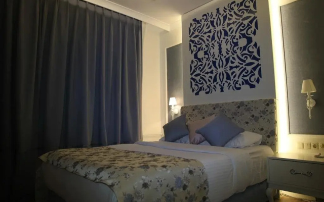 Saros Hotel