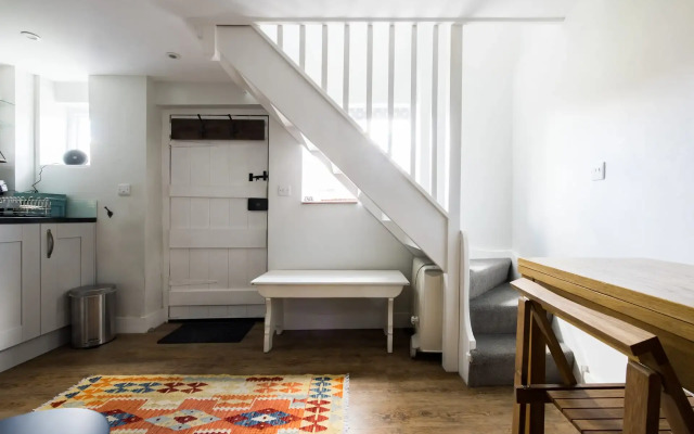 Lavender Folly - Cosy Accommodation Central Alresford