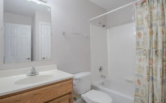Oak Shores-Oak Shores Studio 56