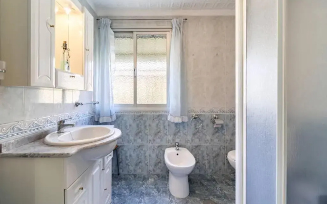 Chalet acogedor con piscina muy cerca de Granada