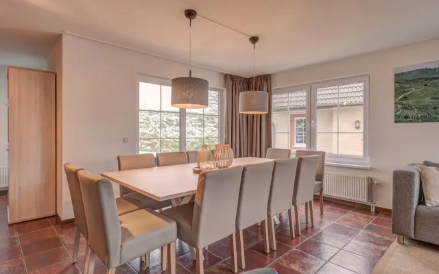 Restyled Villa with Washing Machine near River Moselle