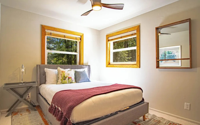 Red Elephant 4BR - Fire Pit - River & Downtown