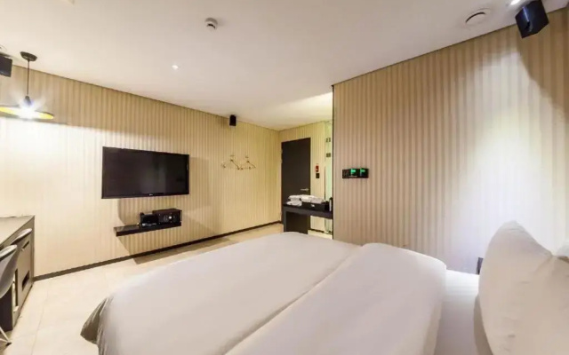 JBIS Hotel