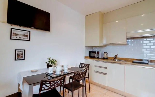 Brand New Studio, Sea View, AirCon, Wifi