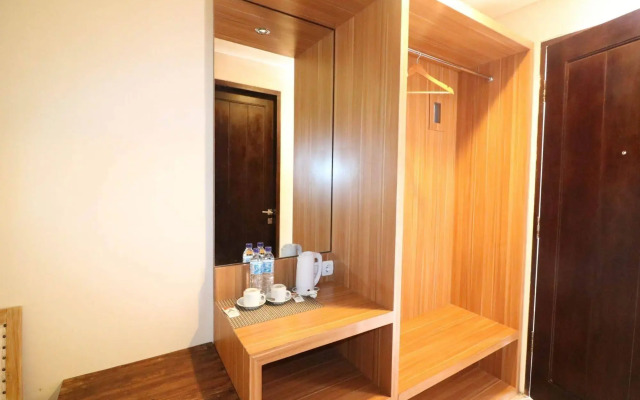 NIDA Rooms Tugu Railway Station
