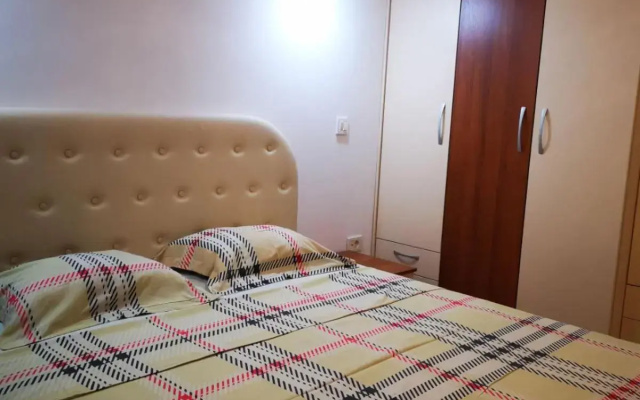 Splendid Two Bedroom Apartment Anastas Mitrev 25