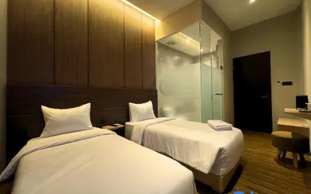The W Avenue