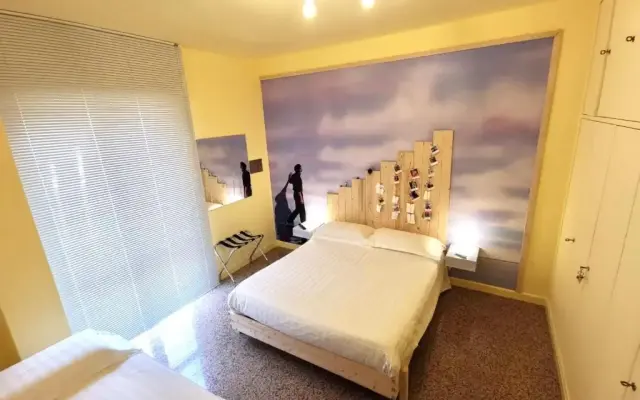 Red Carpet rooms
