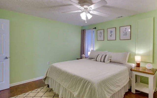 Cozy & Convenient Staunton Abode: Great Location!