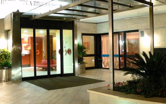 Hotel Duca degli Abruzzi вид на фасад