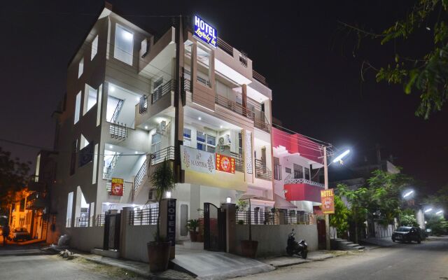OYO 13083 Hotel Lovely Inn вид на фасад