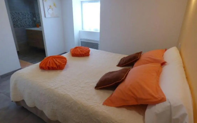 Gîte Le Bernard, 6 pièces, 10 personnes - FR-1-426-164