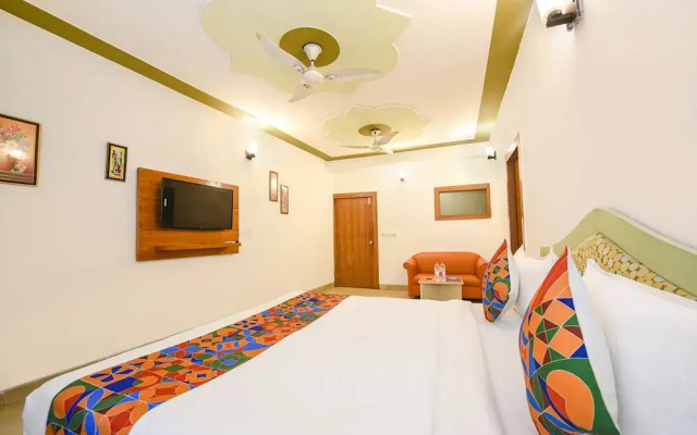 Fabhotel The Grand Ambrosia