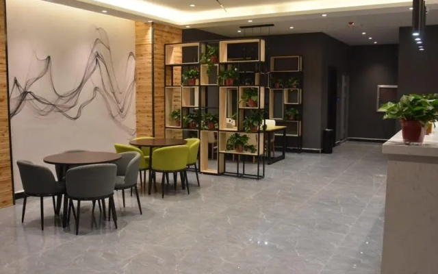 Shell Hotel Kaifeng Jin'an Road Bianxihu Wanda Plaza