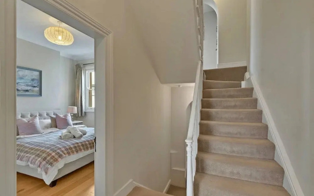 Villa in Sidmouth With Sea Views