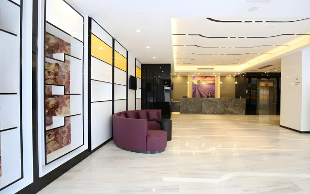 Lavande Hotel Wuhan Nanhu WalMart Branch