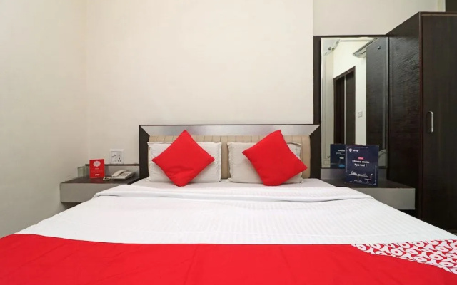 Oyo 24723 Hotel Atul Palace