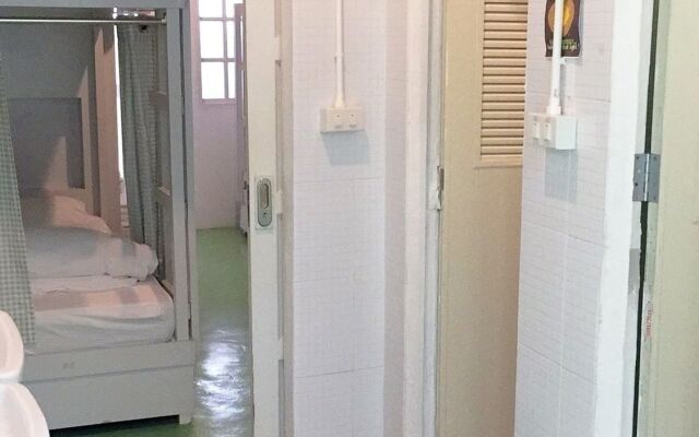 Best Stay Hostel вид на фасад