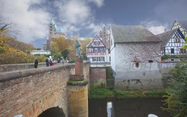 Gasthaus zum Halbmond