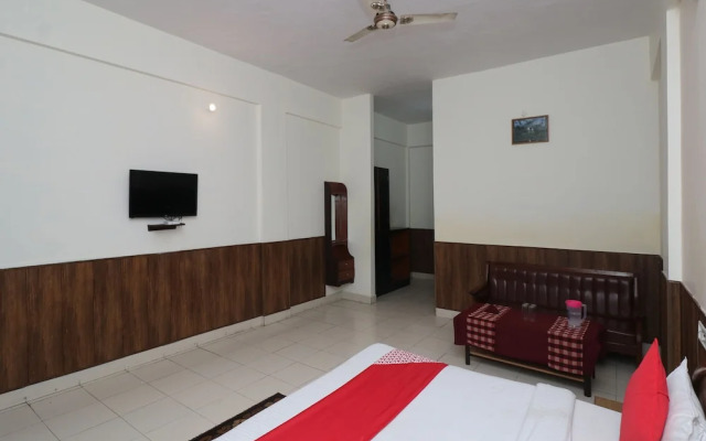 OYO 24489 Hotel Greenwood