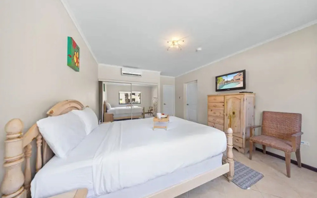 Gold Coast 4br4 5BA Villa w Privatepool Gym