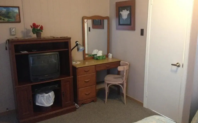 John Gyles Music Room & Inn